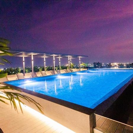 The Lennox Luxury Apartment アクラ エクステリア 写真