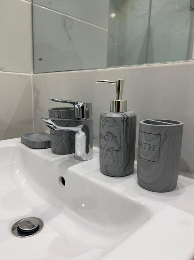 The Lennox Luxury Apartment アクラ エクステリア 写真