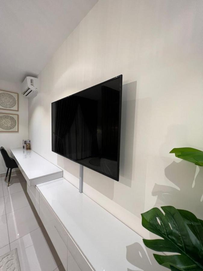 The Lennox Luxury Apartment アクラ エクステリア 写真