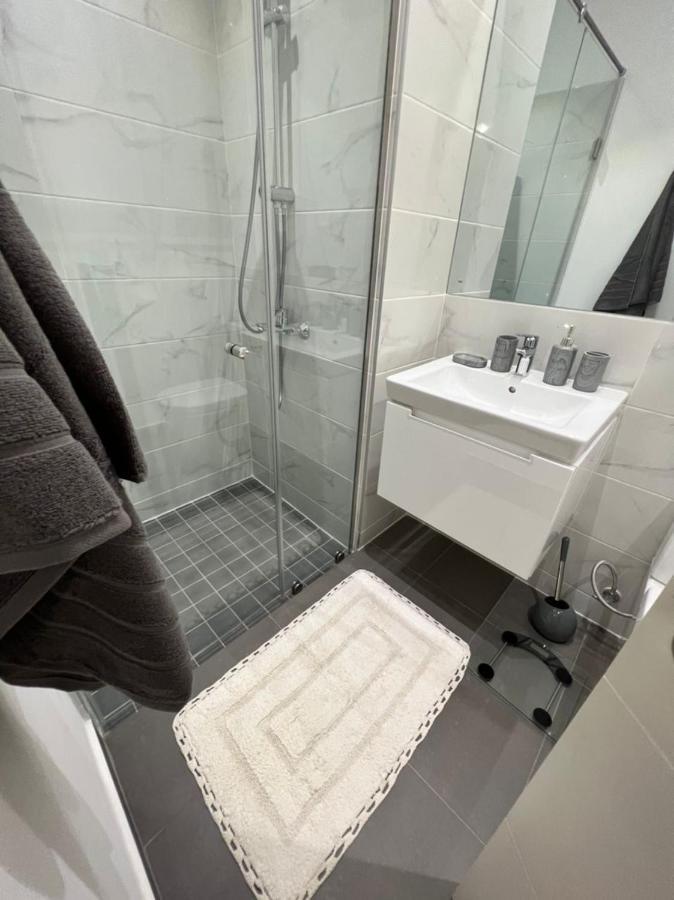 The Lennox Luxury Apartment アクラ エクステリア 写真