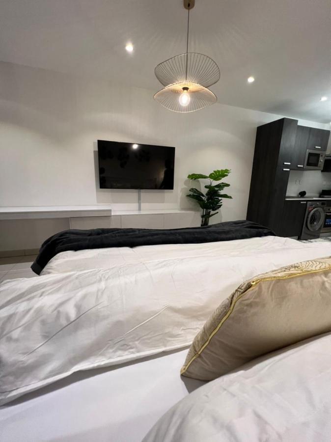 The Lennox Luxury Apartment アクラ エクステリア 写真