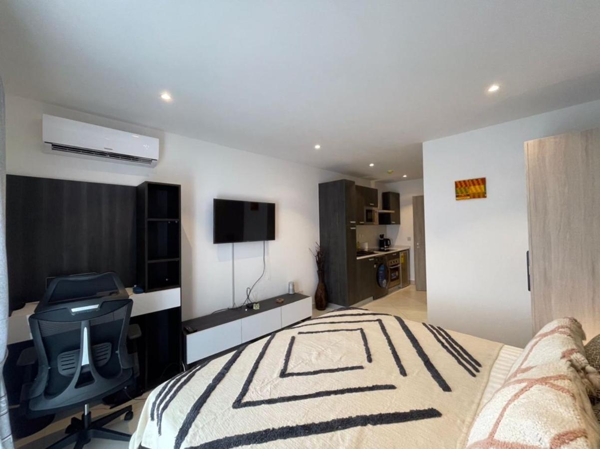 The Lennox Luxury Apartment アクラ エクステリア 写真